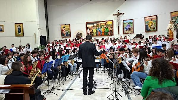 TUTTI INSIEME – CORO DI VOCI BIANCHE ED ORCHESTRA DI ISTITUTO